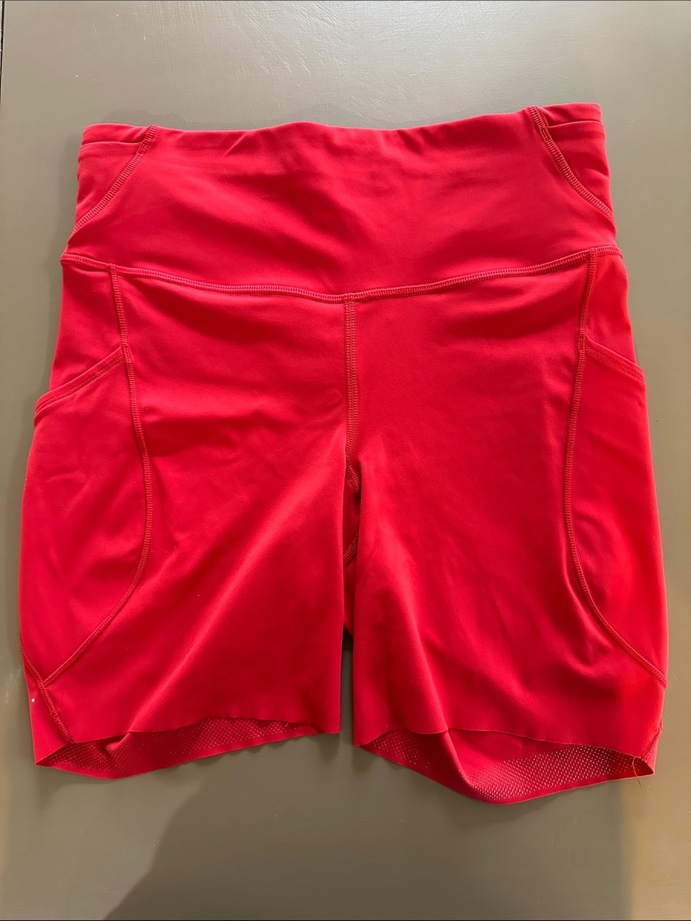Lululemon Fast and Free HR 6” short size 6